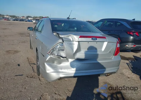 2010 Ford Fusion Se z USA, uszkodzony, nr VIN 3FAHP0HA2AR373155